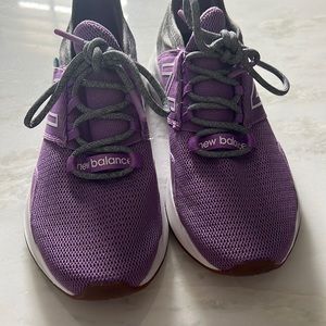 New Balance size 7 woman’s shoes worn a couple of times.